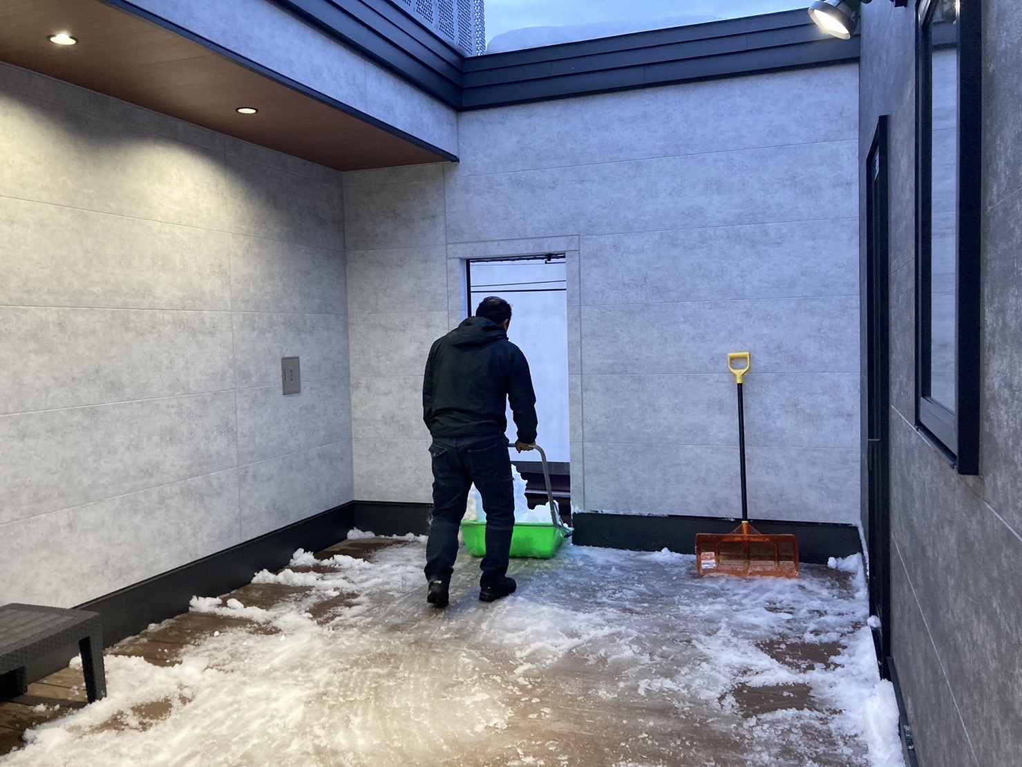 岡造道モデルハウスの雪下ろしをしました！ アイキャッチ画像